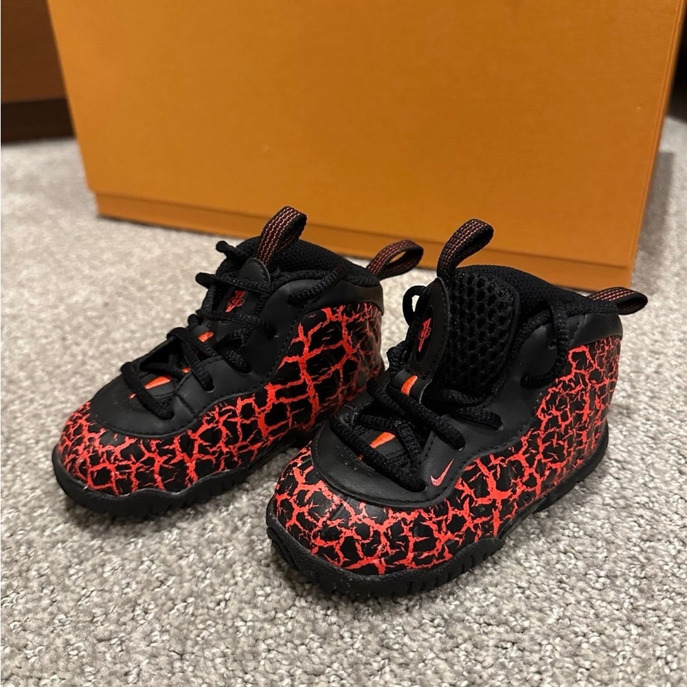 Nike little posite crib shoes